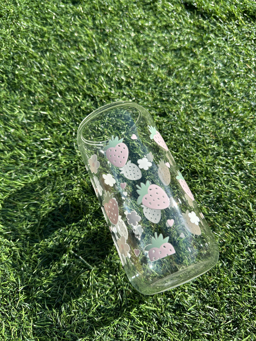 PASTEL STRAWBERRIES - 16OZ ICED COFFEE GLASS CAN