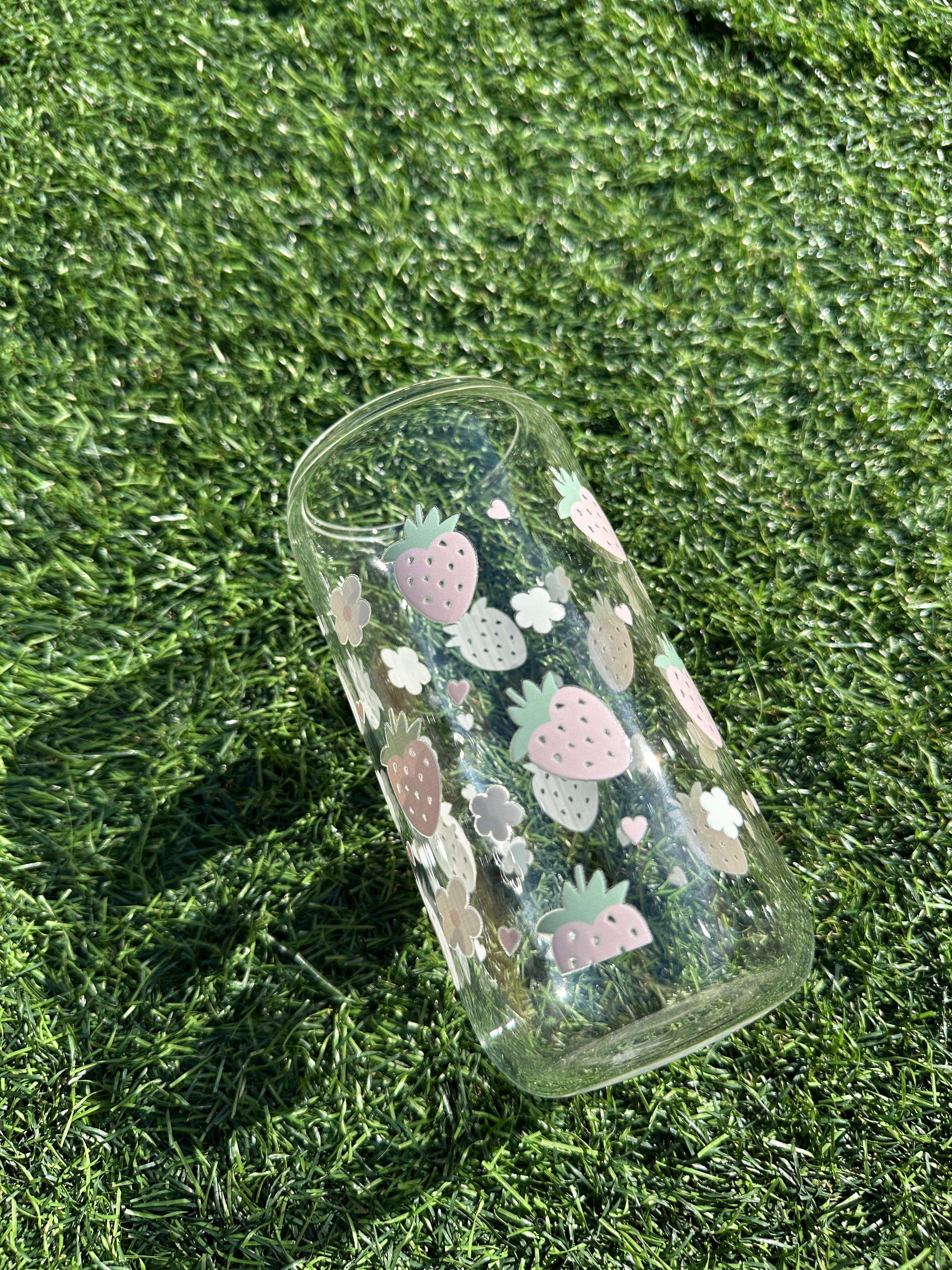 PASTEL STRAWBERRIES - 16OZ ICED COFFEE GLASS CAN